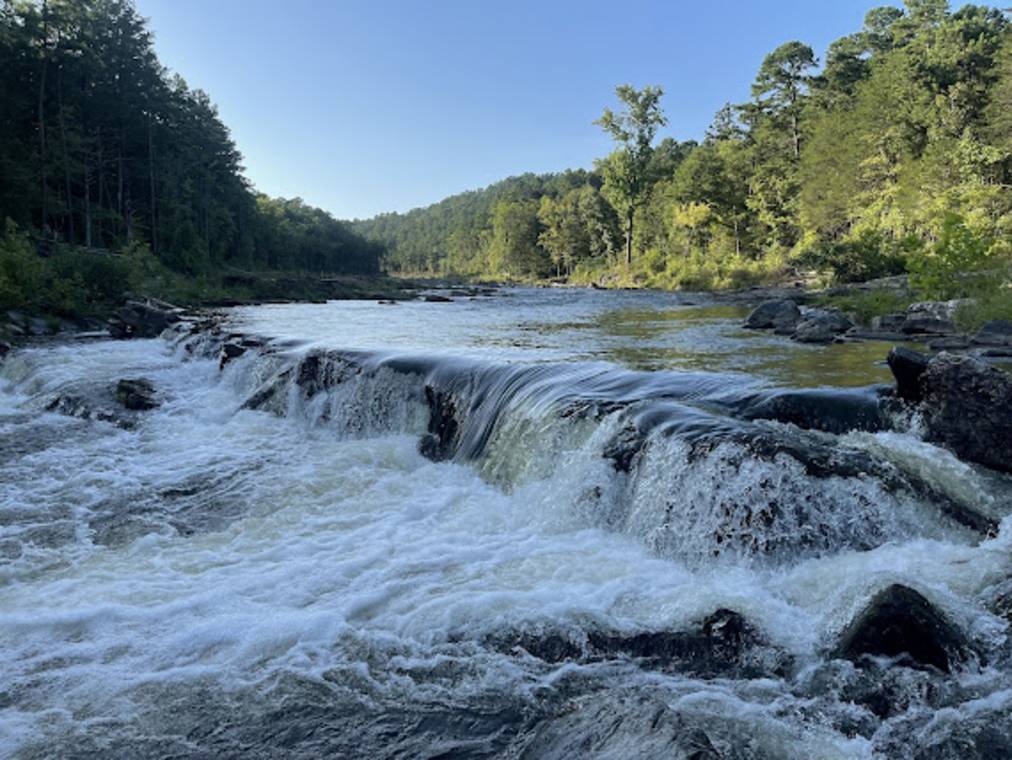 Beaver Lodge Nature Trail in Beavers Bend State Park, a creek-side walk popular with families hiking Broken Bow with kids