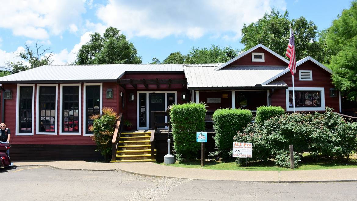 Grateful Head Pizza Oven and Tap Room in Hochatown